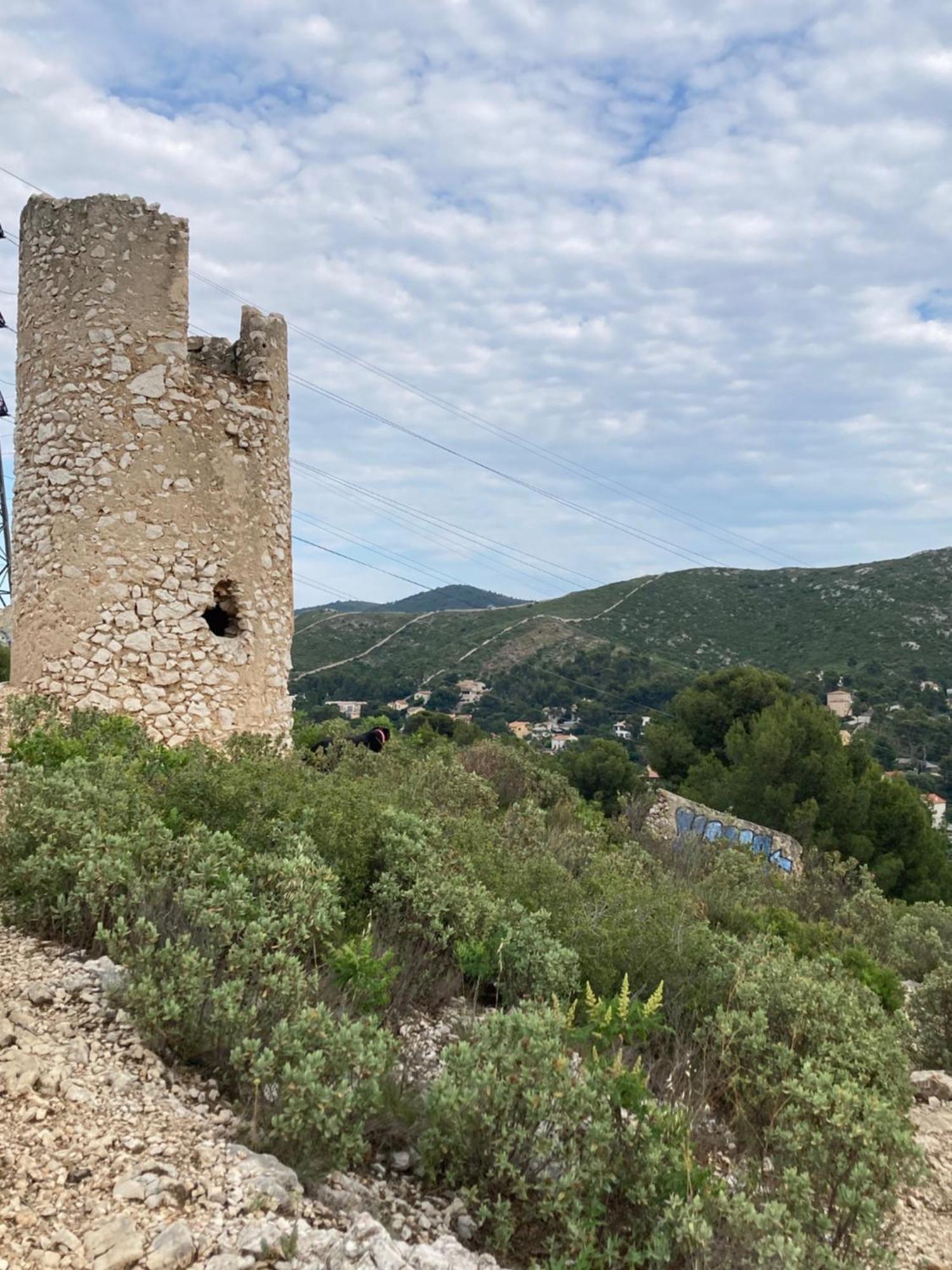 Superbe T2 Dans Villa Entre Calanques Et Colline マルセイユ エクステリア 写真